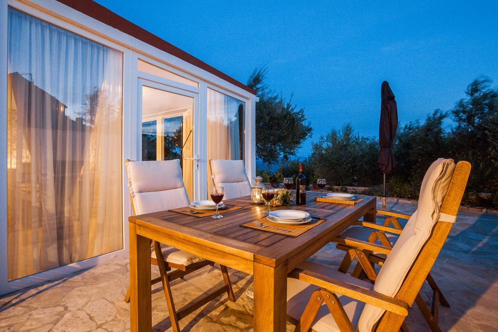 Holiday Home Zlatni San - Private Heated Pool 波尔 客房 照片