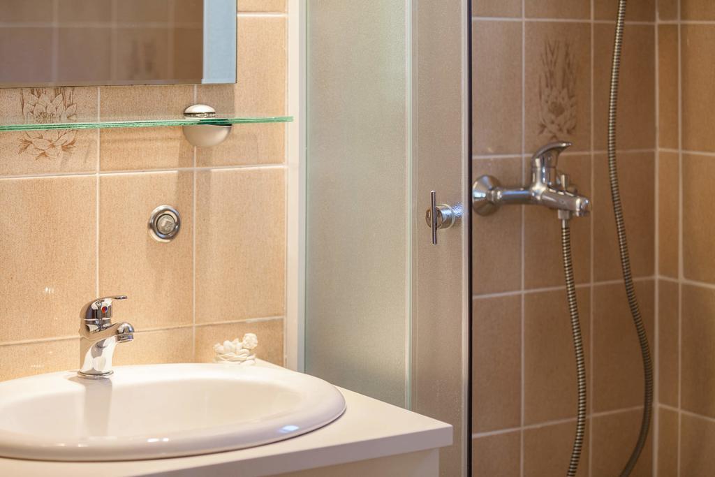 Holiday Home Zlatni San - Private Heated Pool 波尔 客房 照片