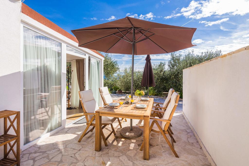 Holiday Home Zlatni San - Private Heated Pool 波尔 客房 照片