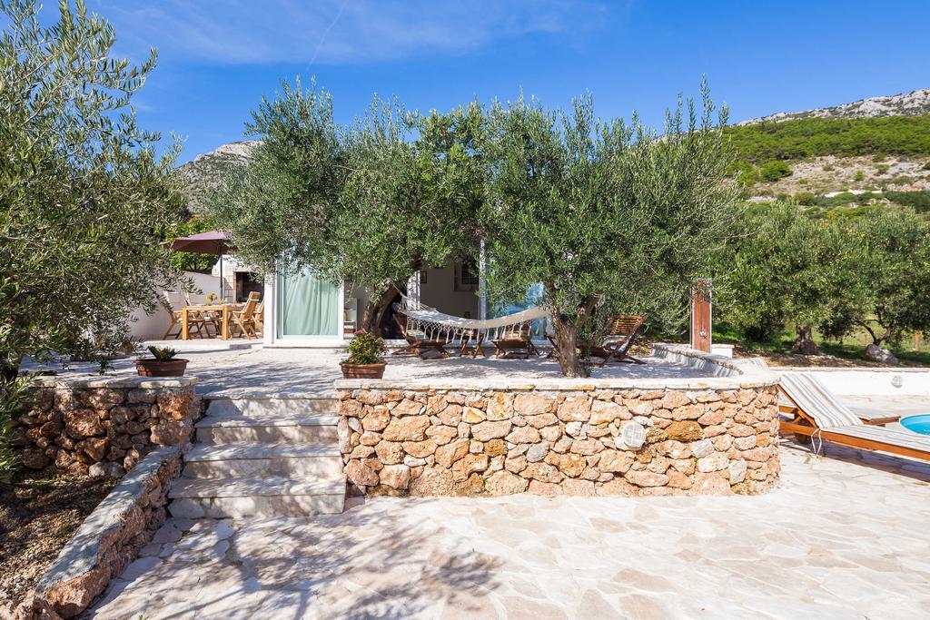 Holiday Home Zlatni San - Private Heated Pool 波尔 客房 照片