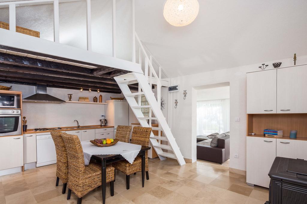 Holiday Home Zlatni San - Private Heated Pool 波尔 客房 照片